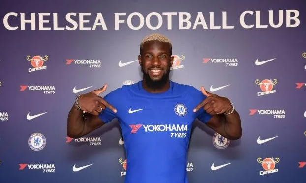 25 år gammal har ingen boll att sparka