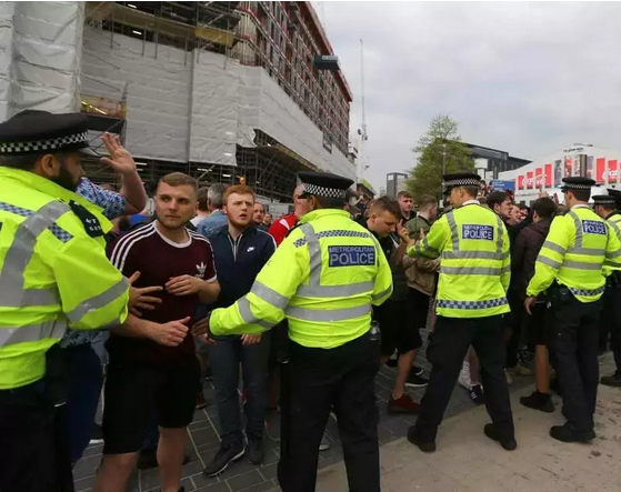 Arv och förändring av fotbollskultur i England